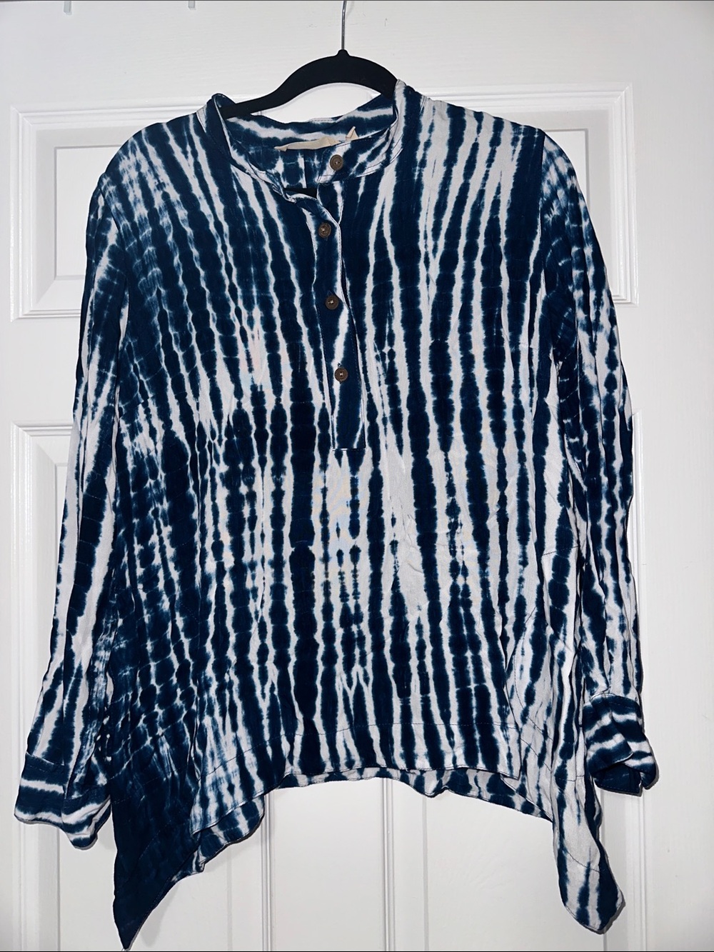 Soft Surroundings Navy & White Tie-Dye Henley